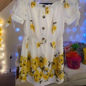 short flower dress- like new!